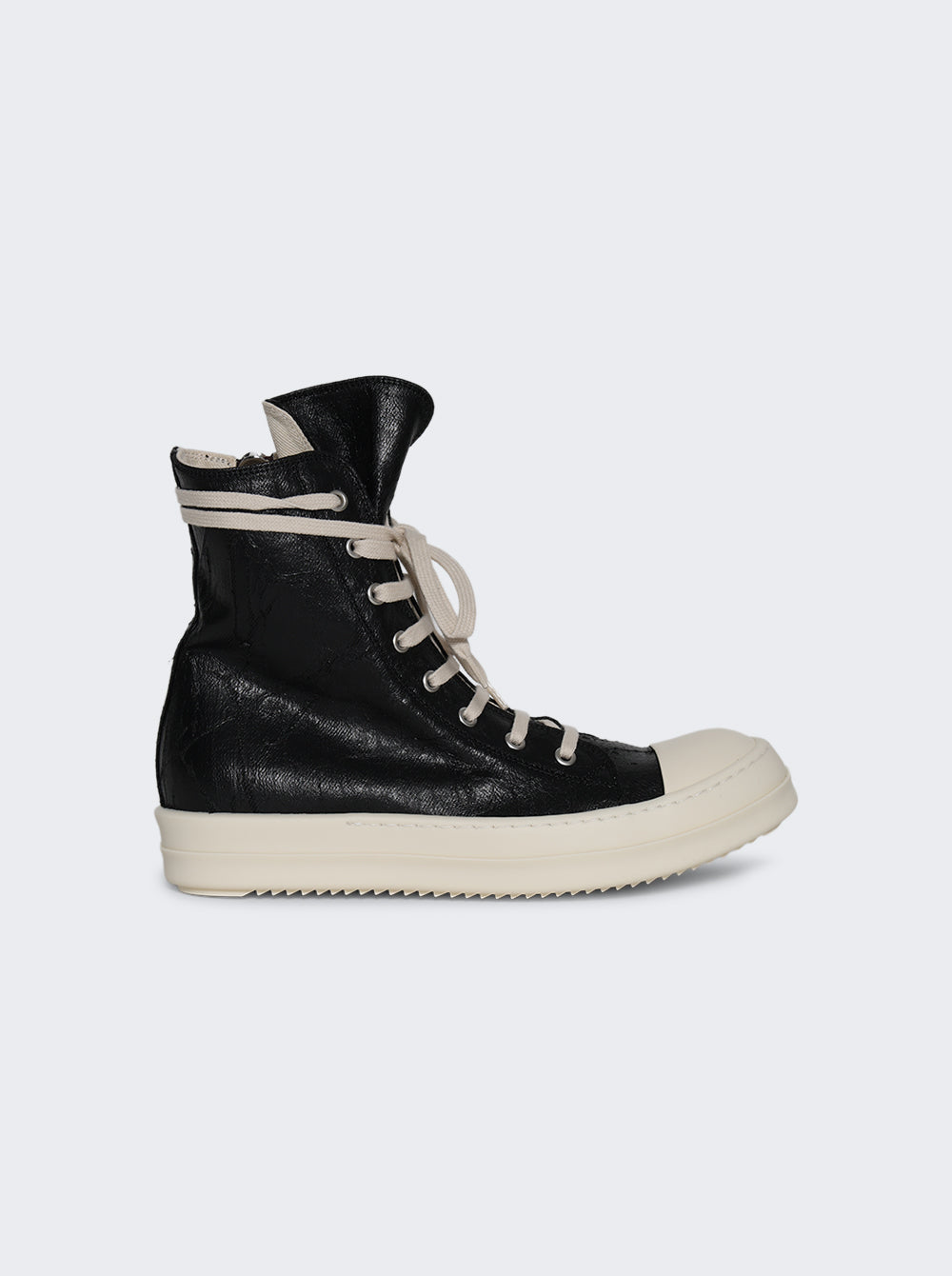 DS02F6800 BMC_Black_01.jpg