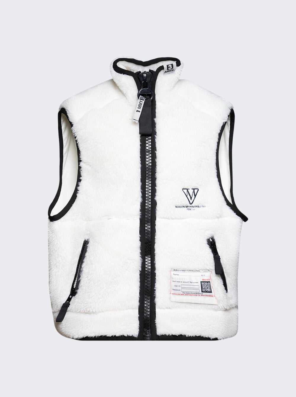 A15VT602_White_01.jpg