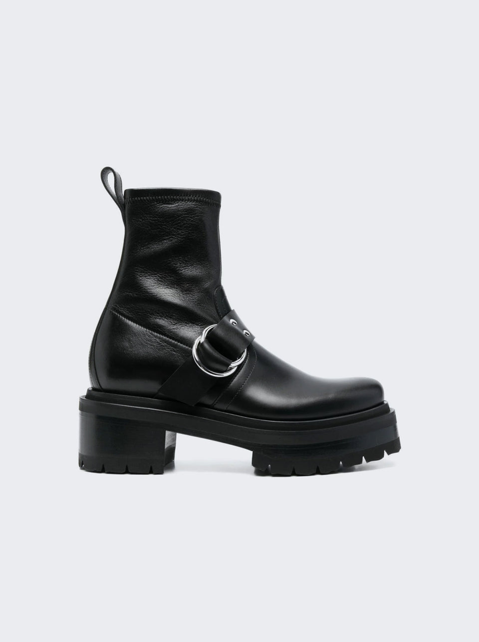 YE06_Black_01.jpg