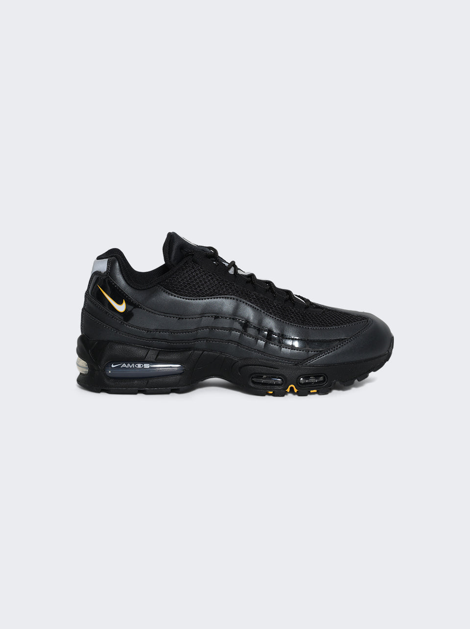 IB6830-001_Black_01.jpg