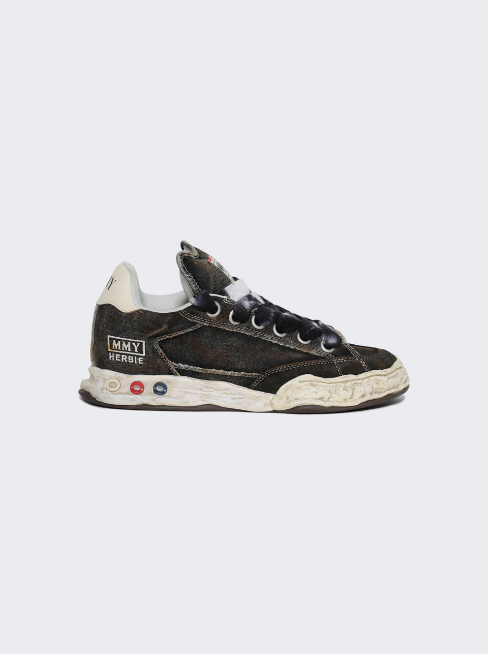 LOW TOP SNEAKERS A13FW720_Black_01.jpg