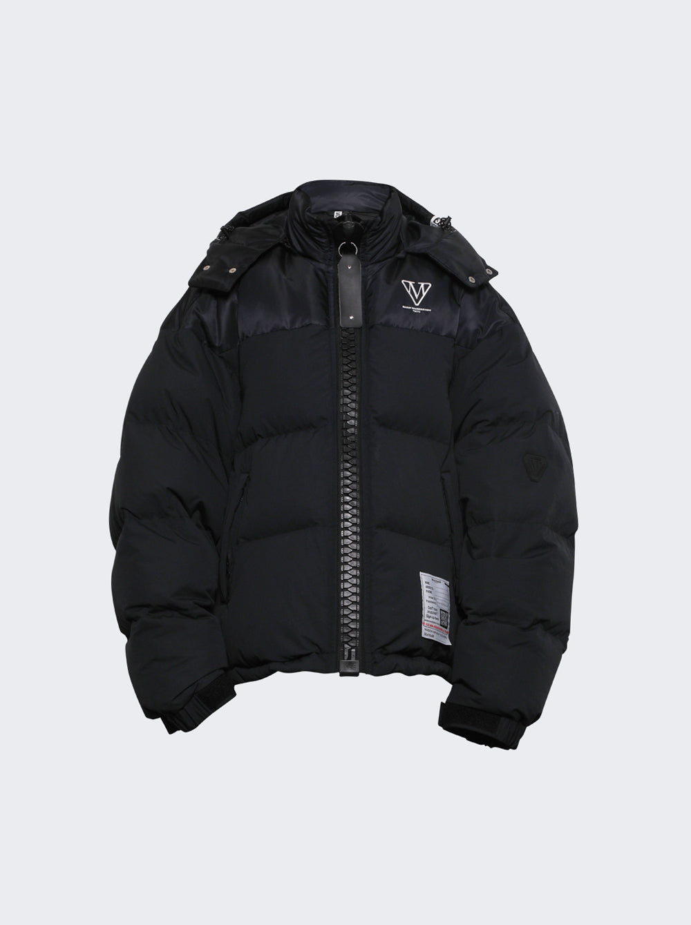 J15BL141_Black_01.jpg
