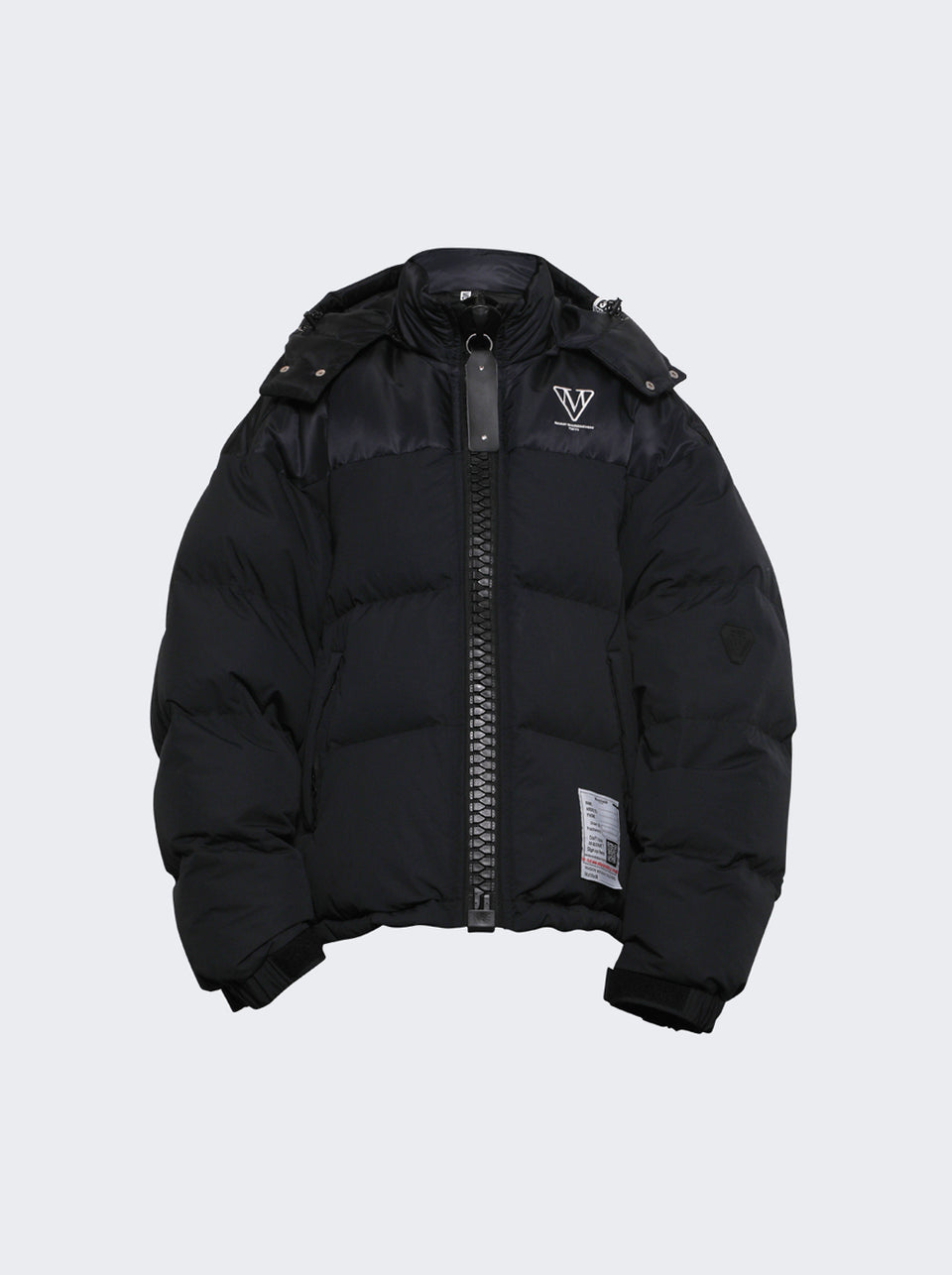J15BL141_Black_01.jpg