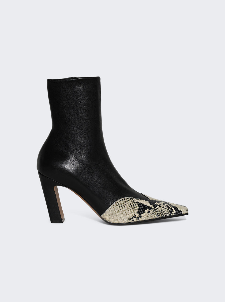 F1067-829_Black_01.jpg