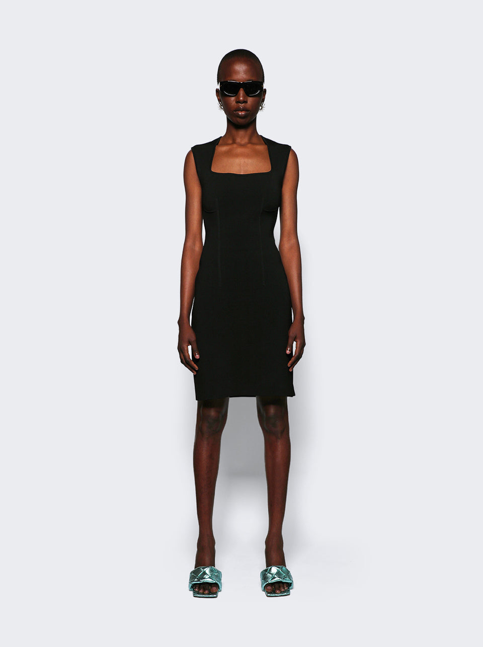 730653V2M10_Black_02.jpg