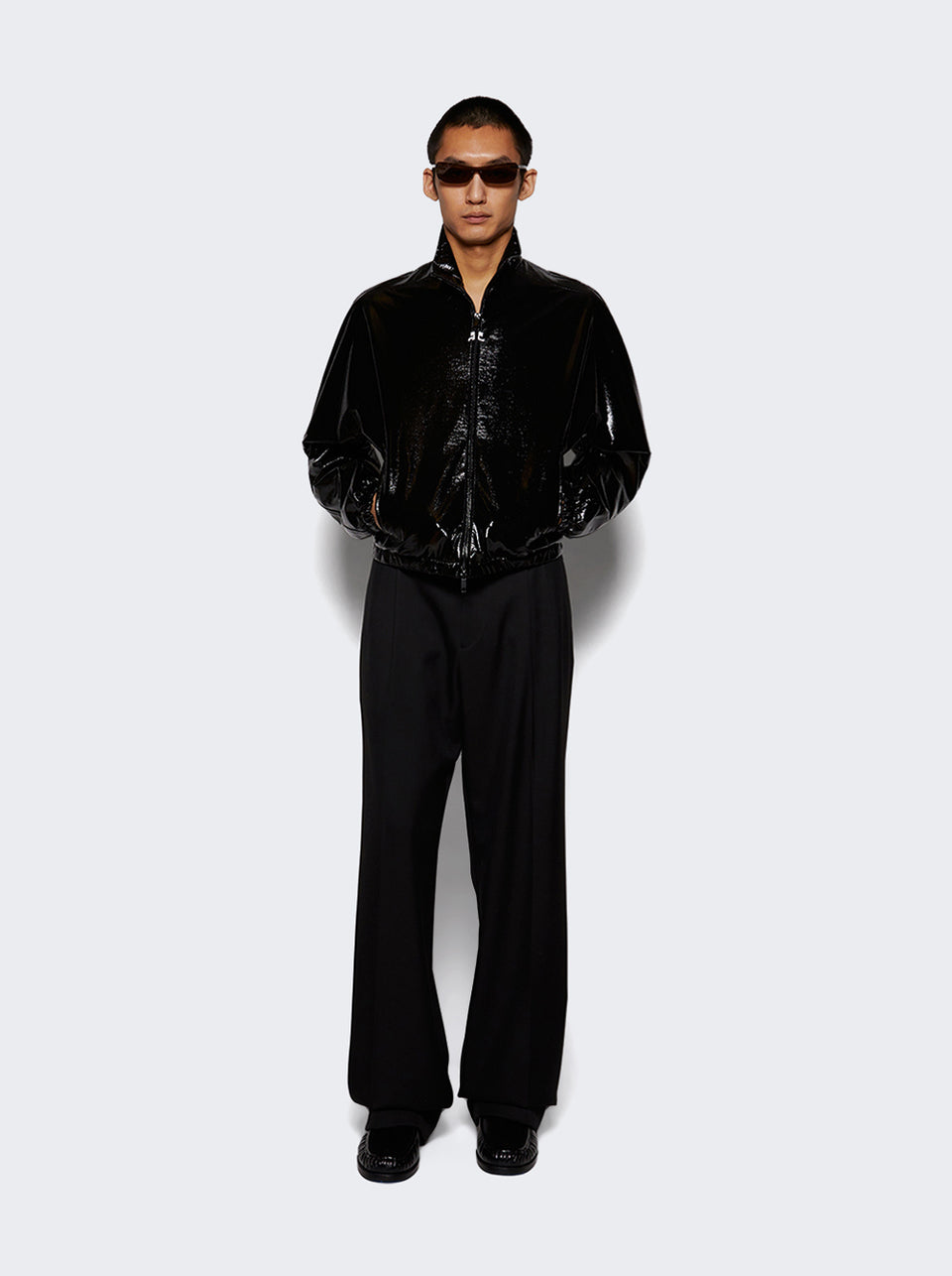 125CBL270VY0016_Black_02.jpg