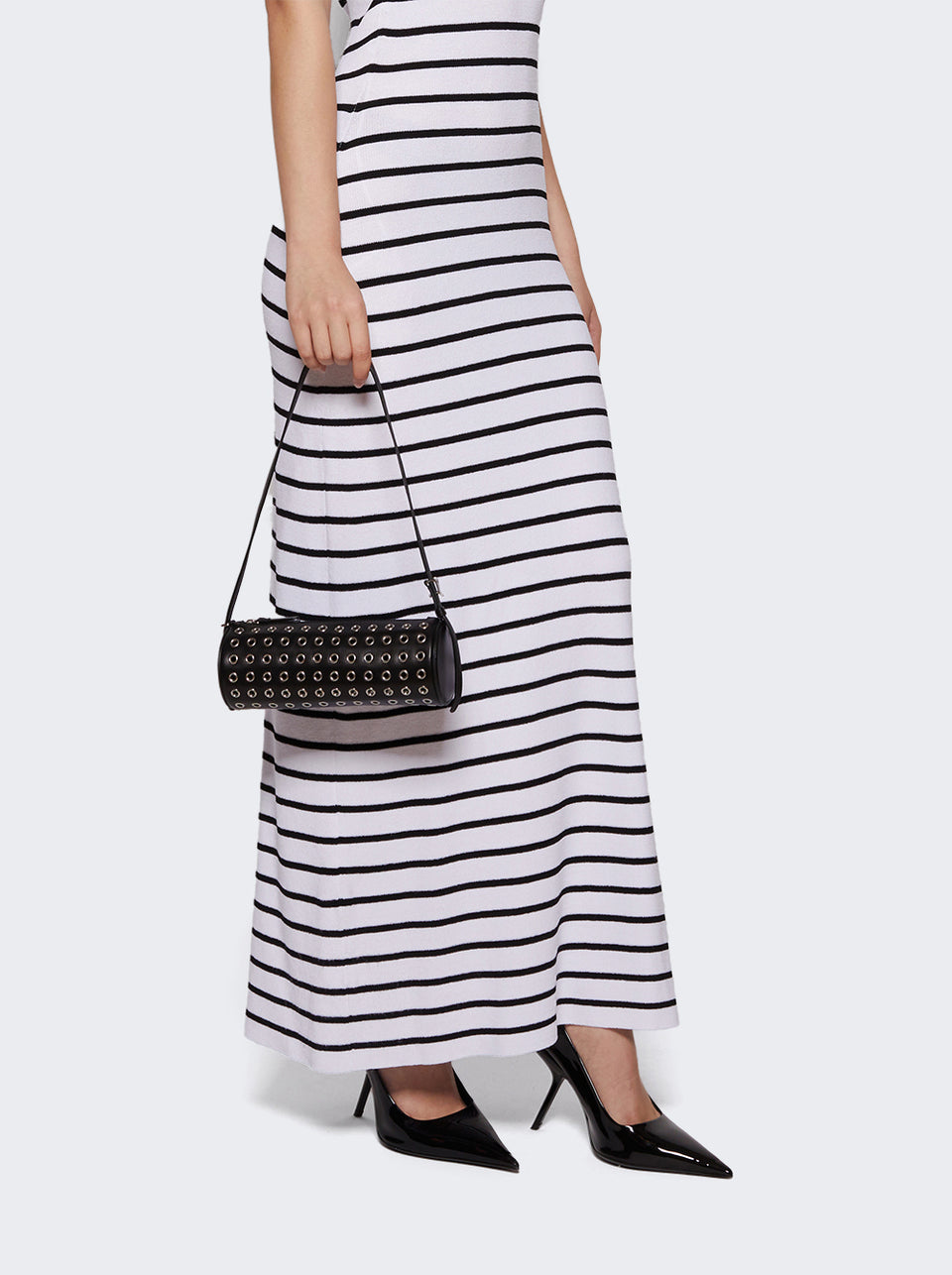 HB252093_Black_02.jpg