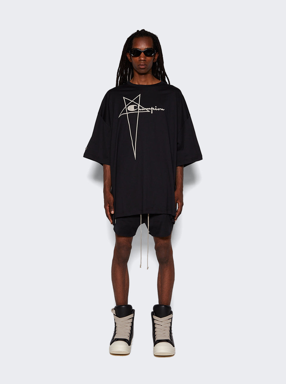 CM02C9229_Black_02.jpg