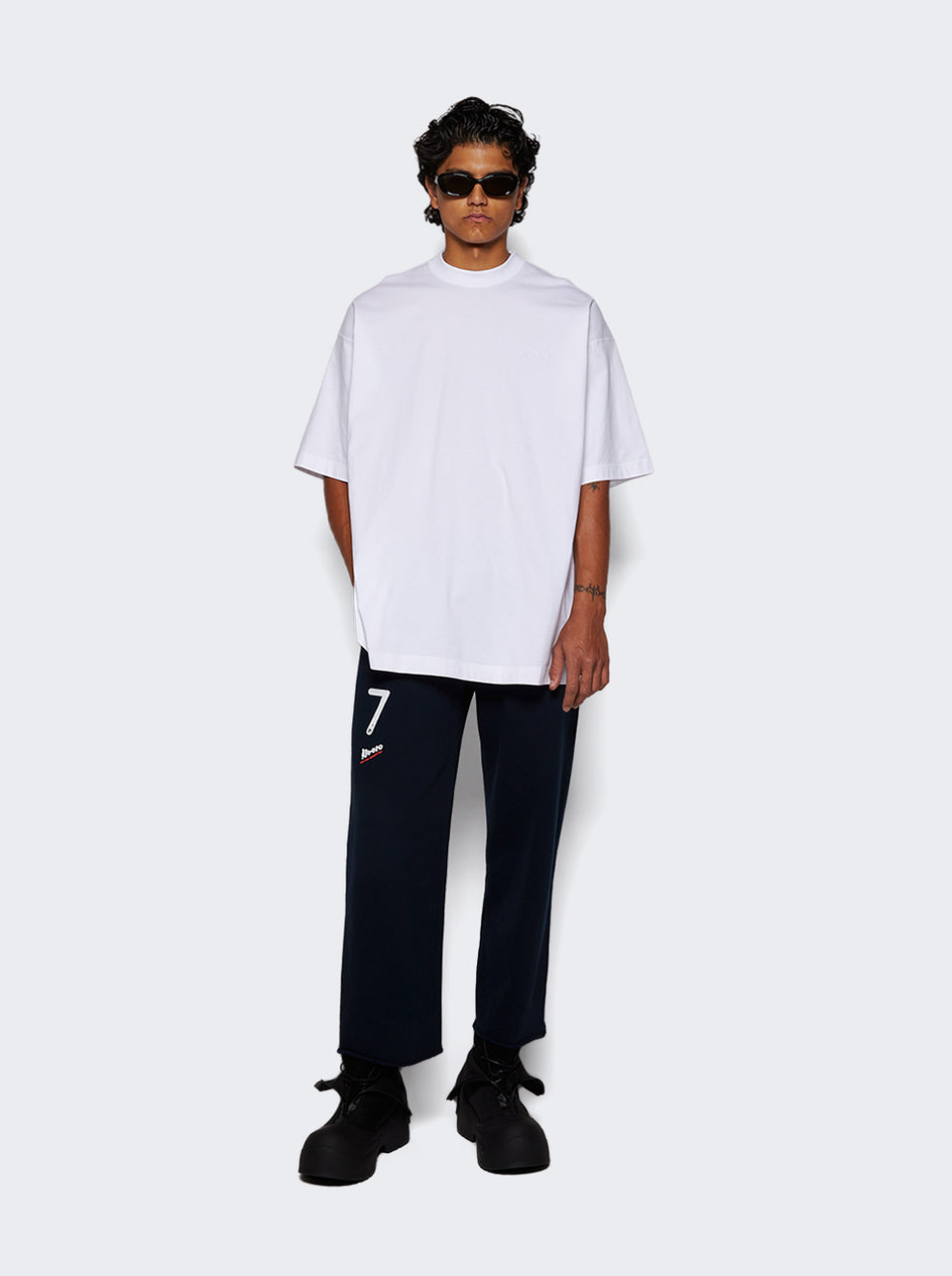 UA66TR765W_White_02.jpg