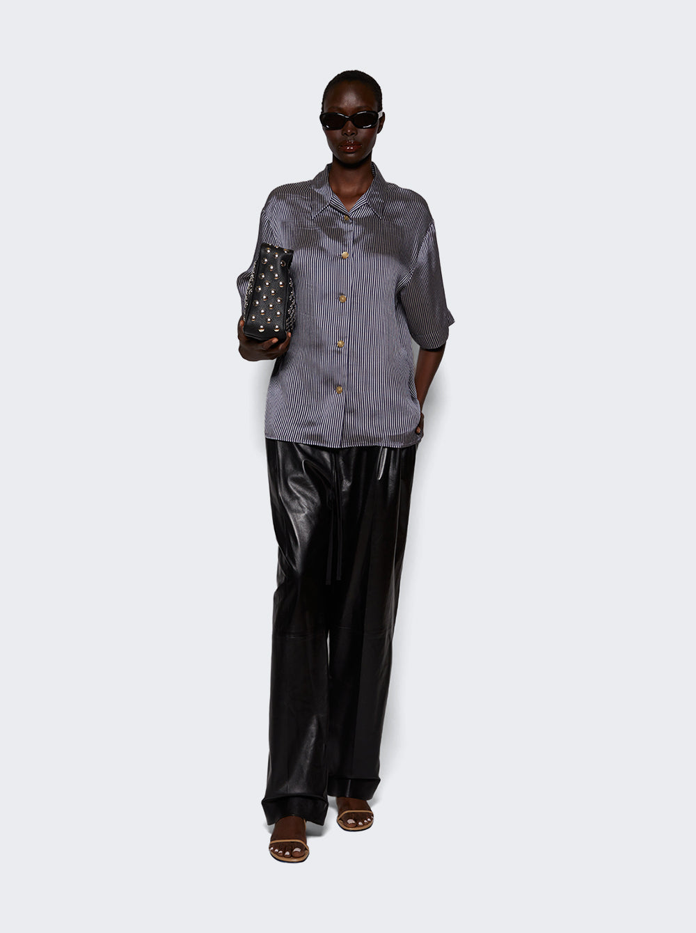 3160887 L887_Black_02.jpg