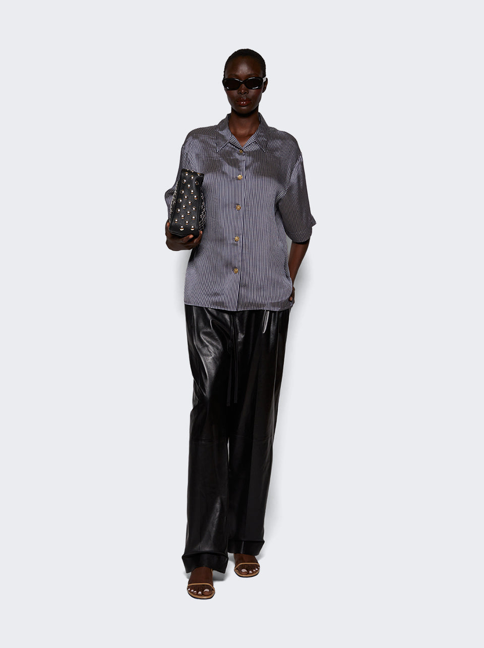 3160887 L887_Black_02.jpg
