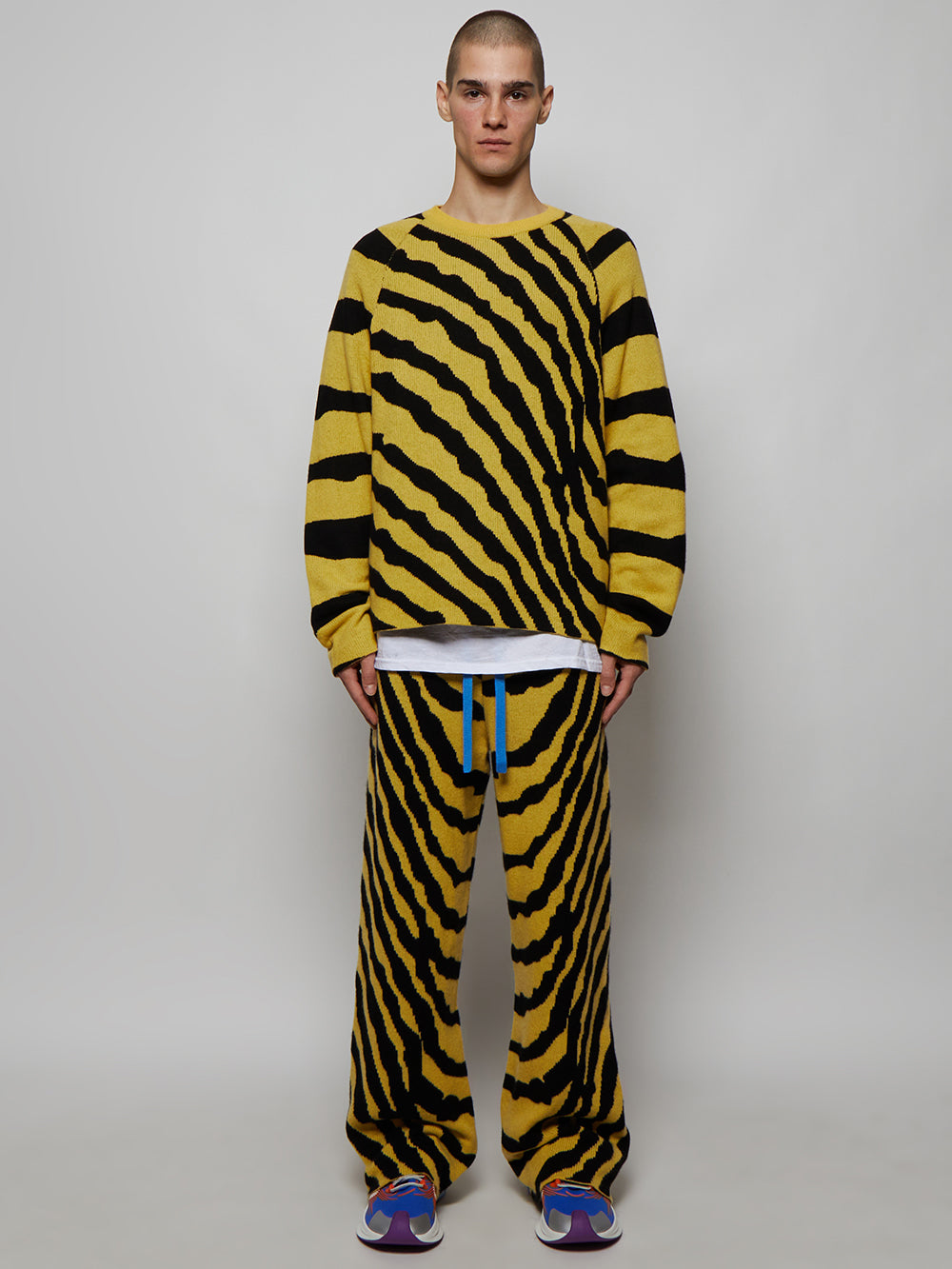 220001_Yellow_02.jpg
