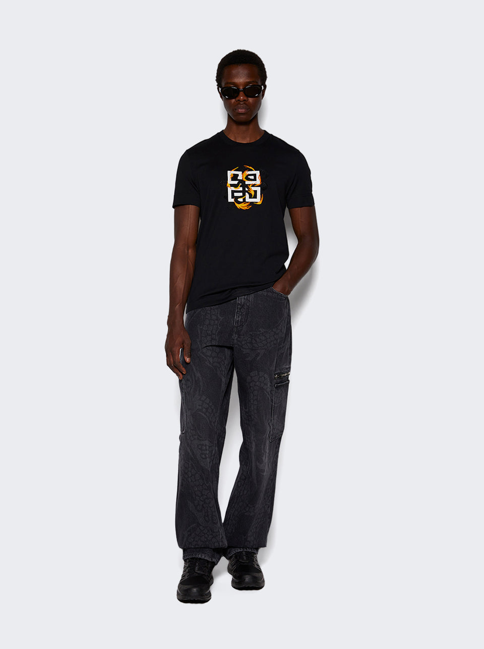 BM716G3YLV_Black_02.jpg
