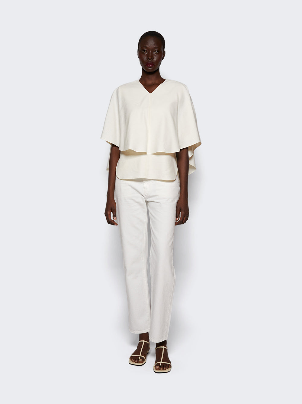 ARONA_White_02.jpg