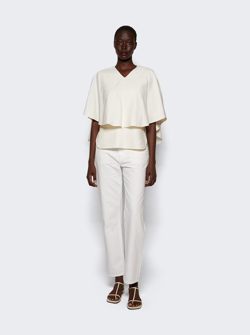 ARONA_White_02.jpg
