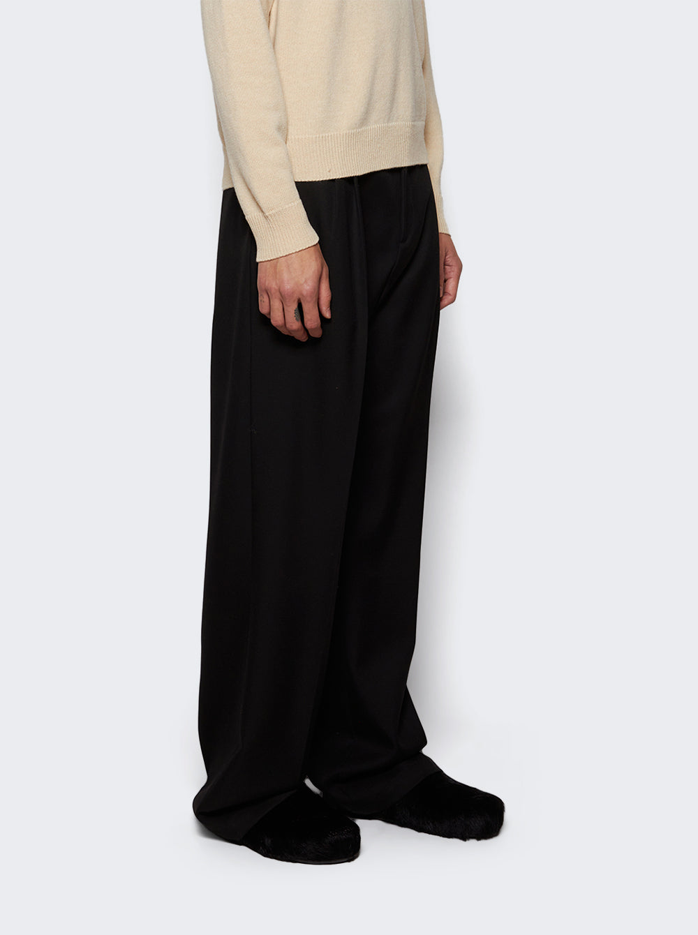SBMR000600 P4122_Black_02.jpg