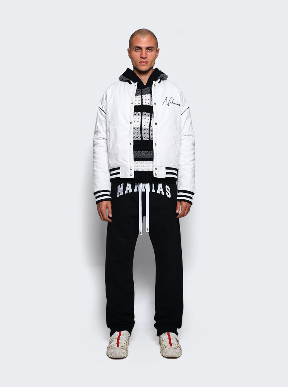 AW22-1-5052-BLACKMULTI_Black_02.jpg