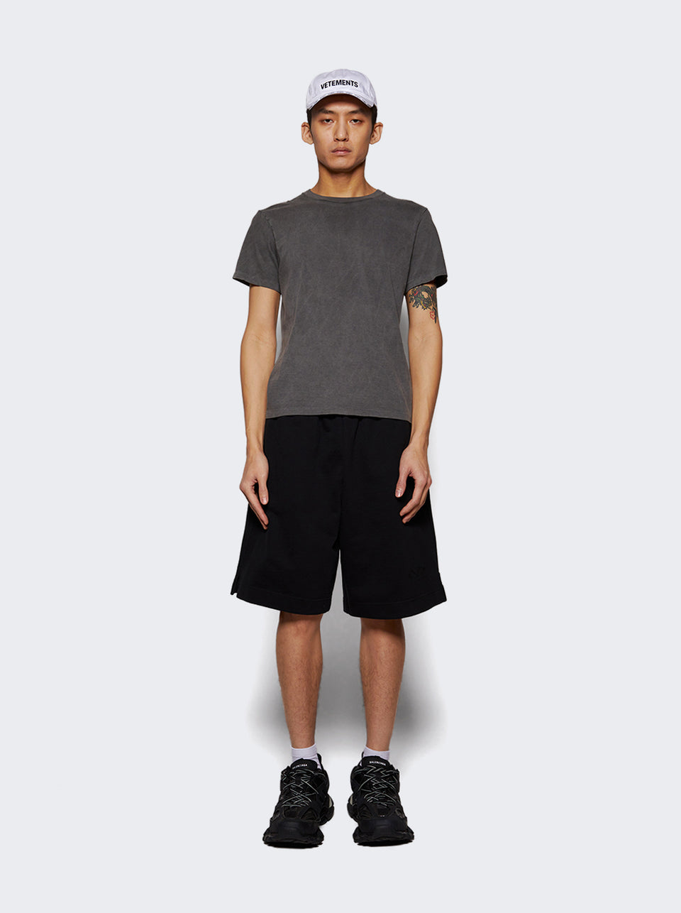UA66SS600BB_Black_02.jpg