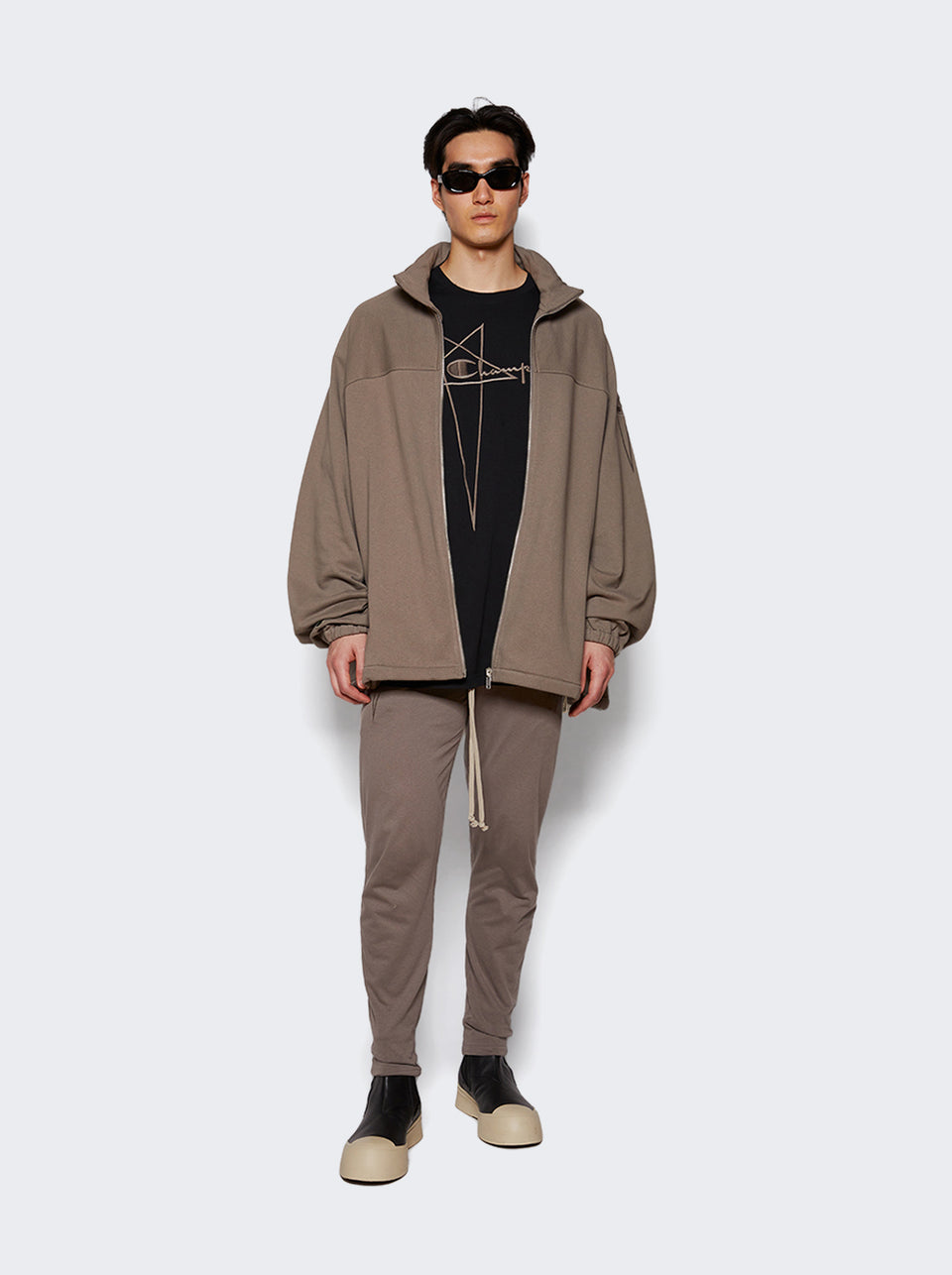 CM01D9229 CHJER_Black_02.jpg