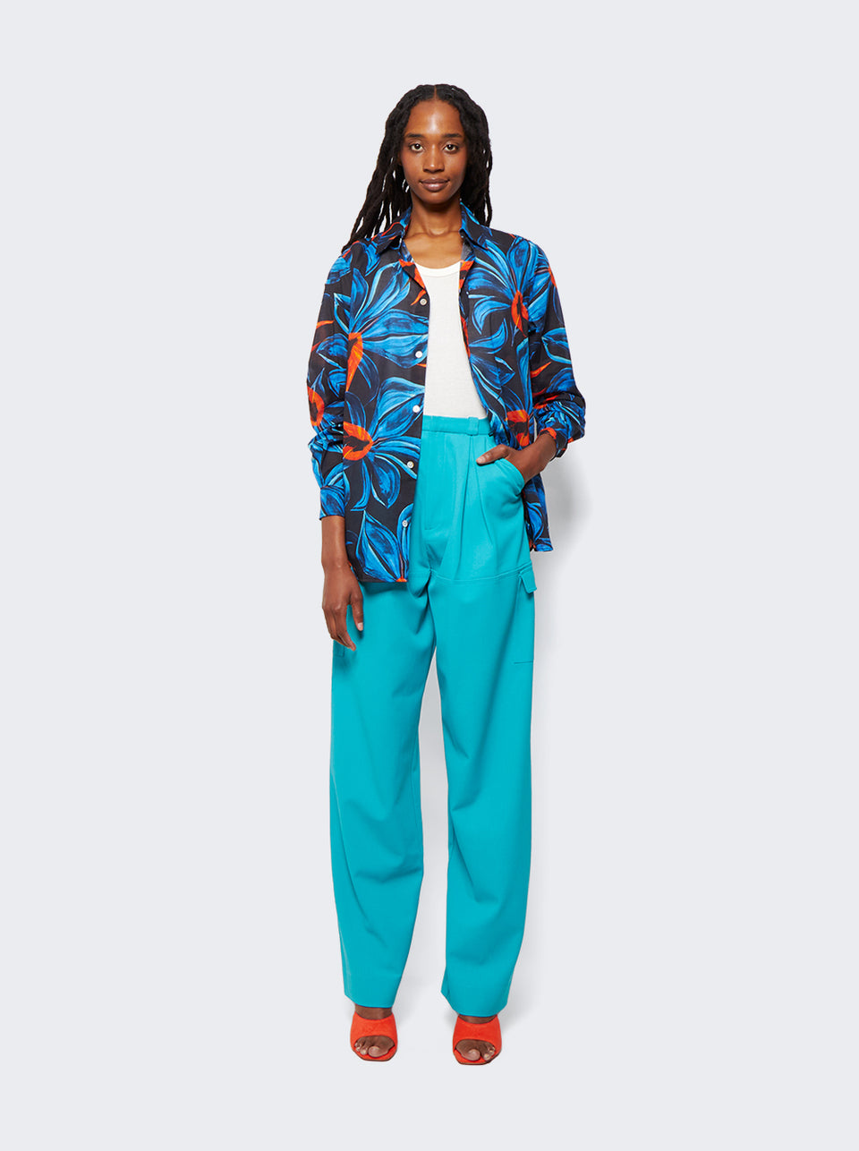 CLASSIC BUTTON UP SHIRT_Blue_02.jpg
