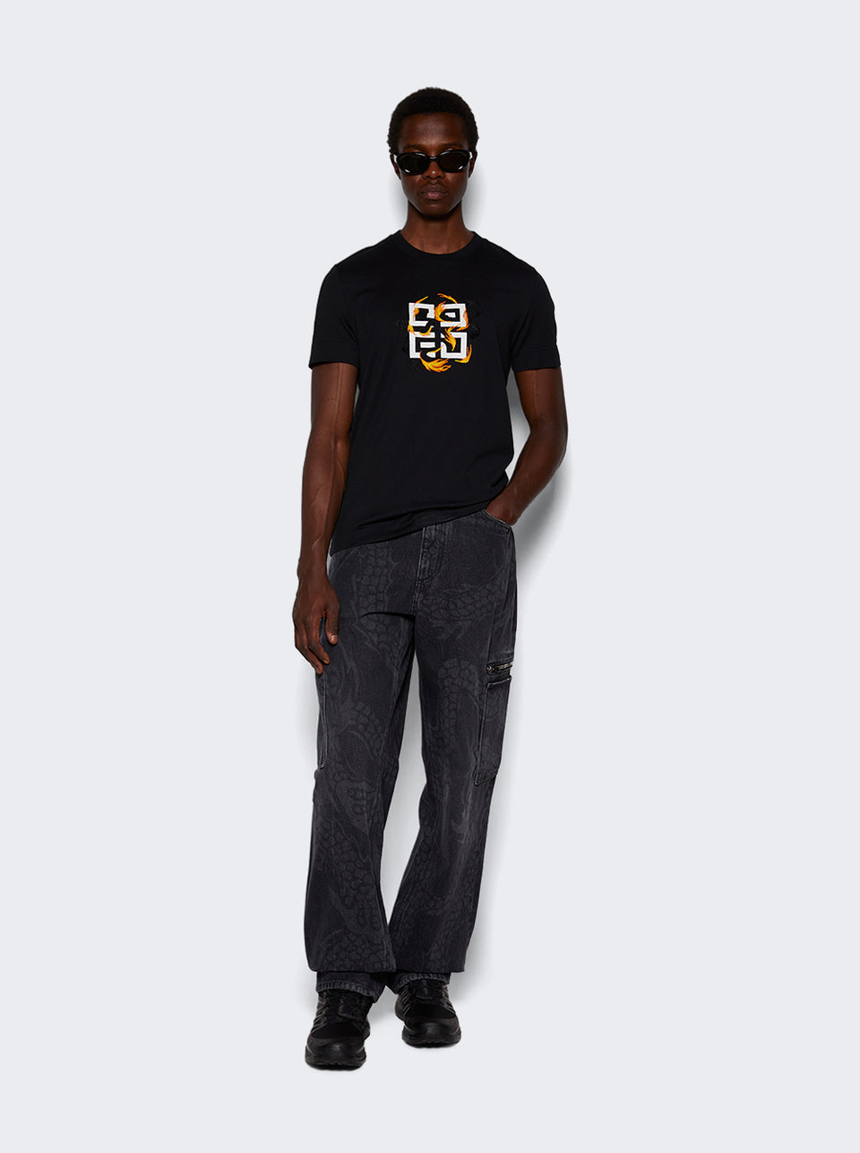 BM517E5Y8Z_Black_02.jpg