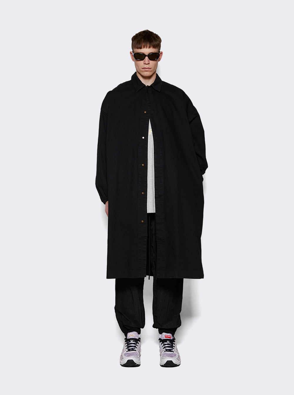 202SP244571F_Black_02.jpg