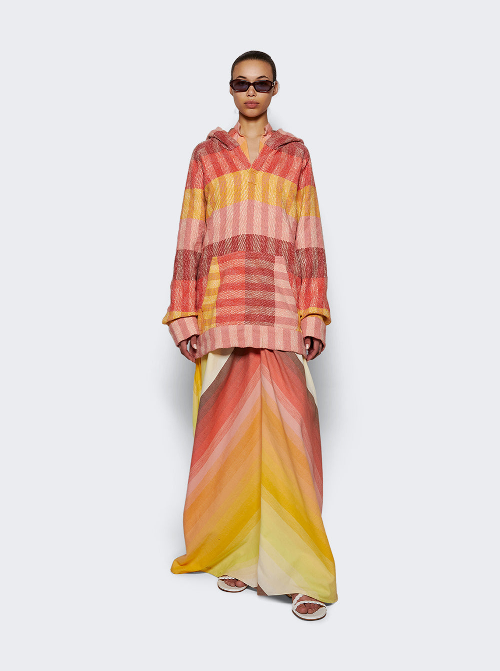 HS24-033_Orange_02.jpg