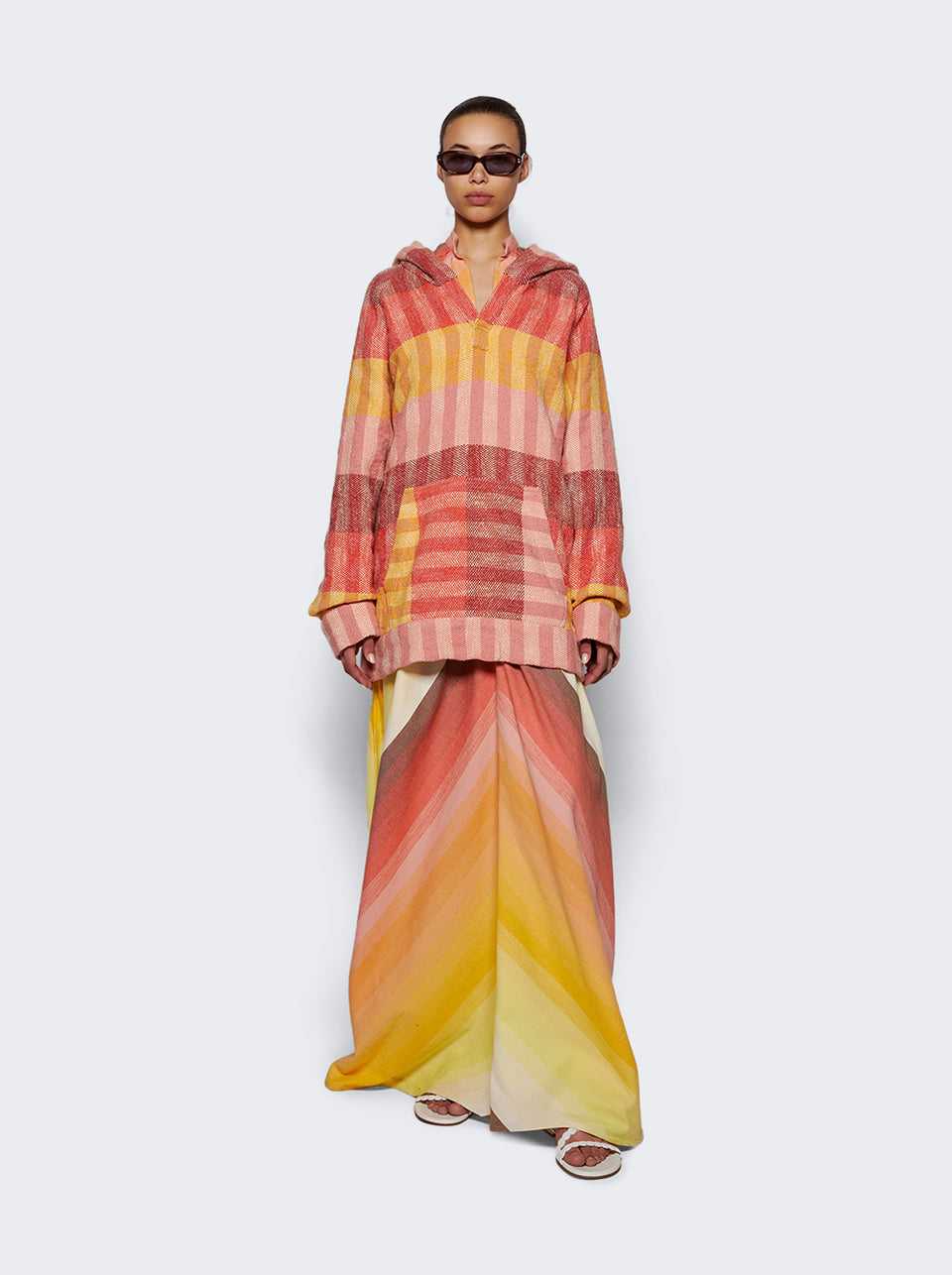 HS24-033_Orange_02.jpg