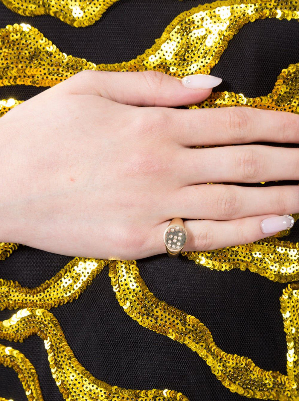 R4076_Gold_02.jpg