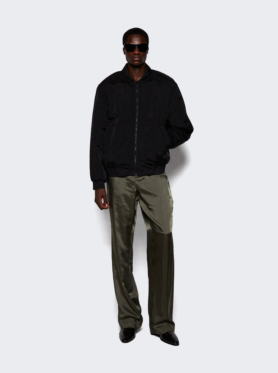 769984 Y1I30_Black_02.jpg