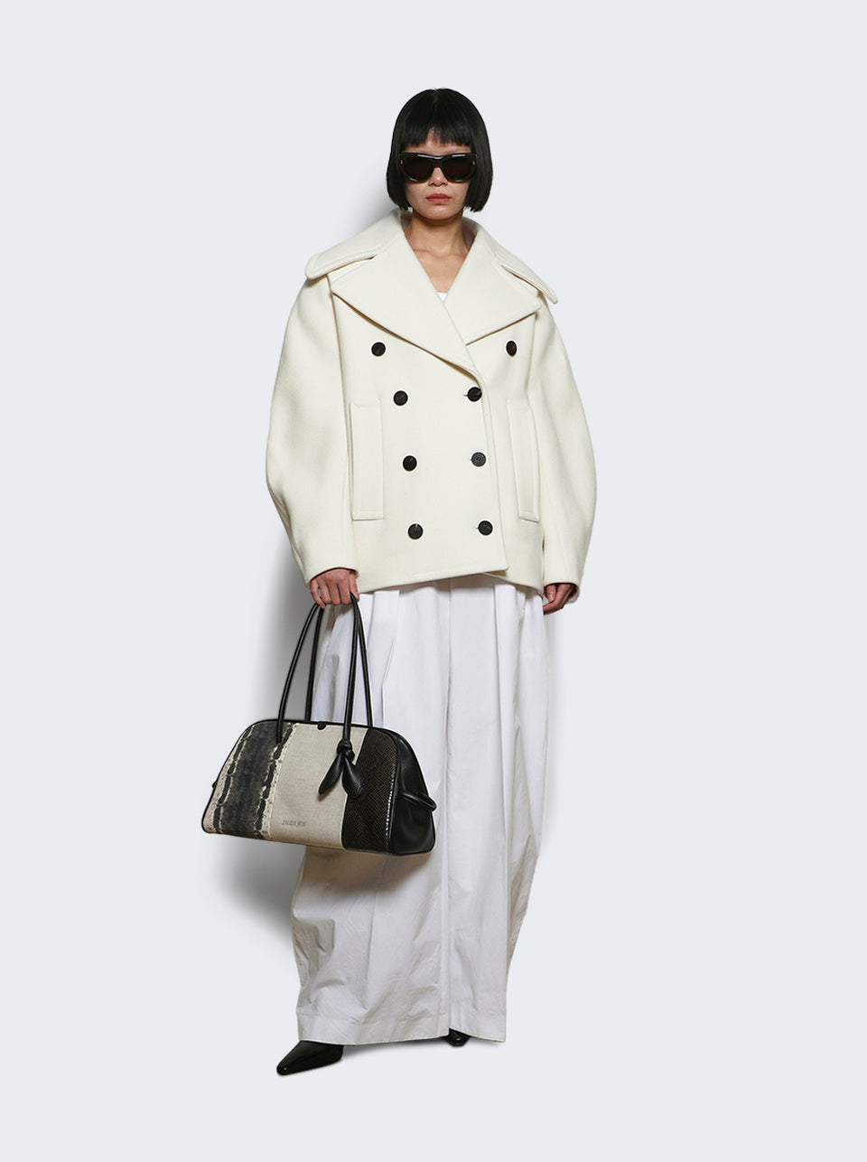 COW00103AW00429_Off White_02.jpg