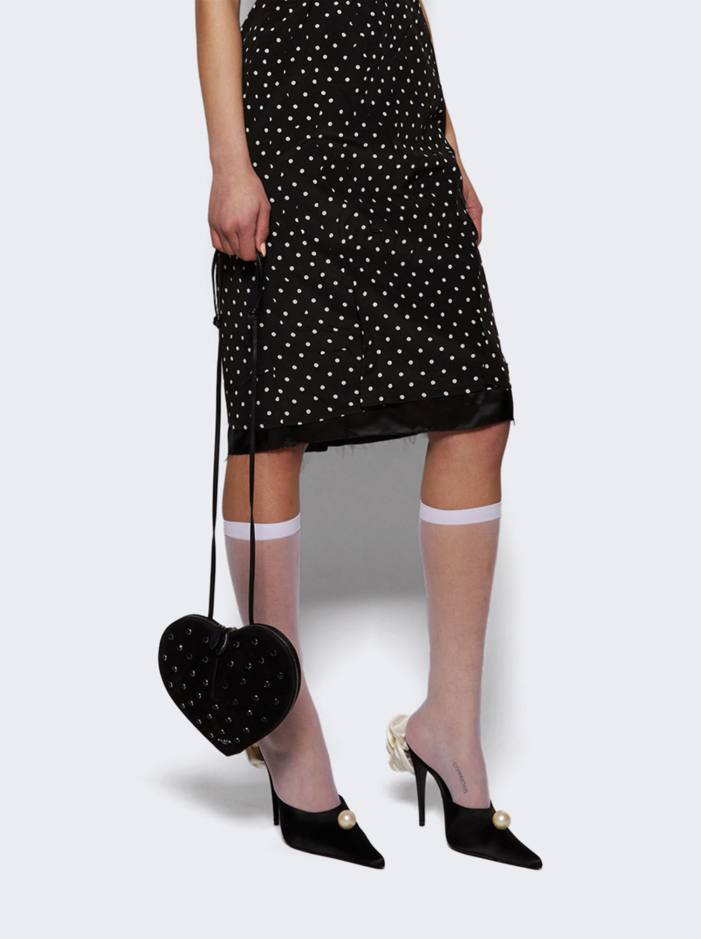 531723_Black_02.jpg
