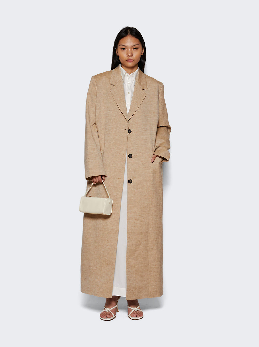 INT-820-SS24_Beige_02.jpg