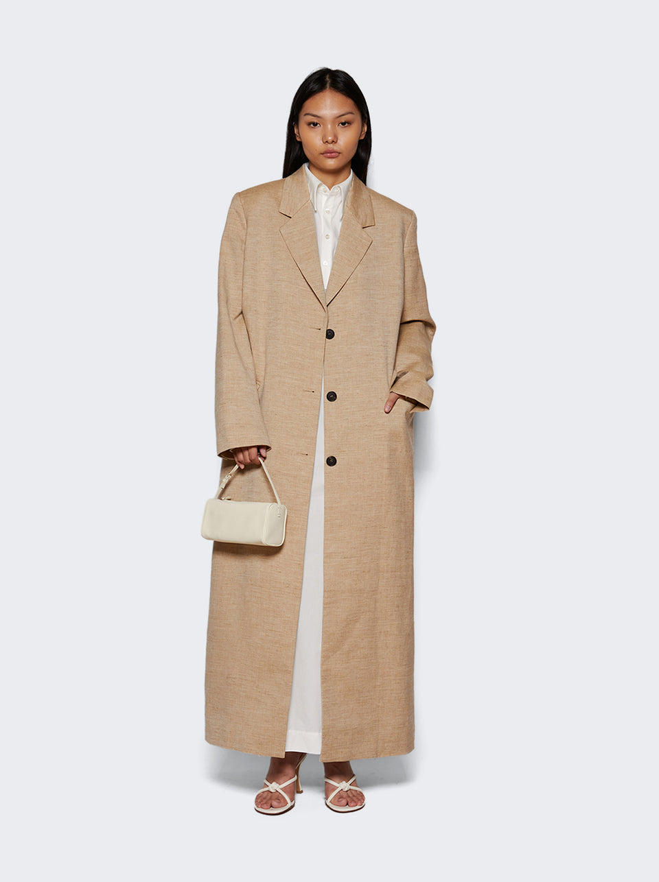 INT-820-SS24_Beige_02.jpg