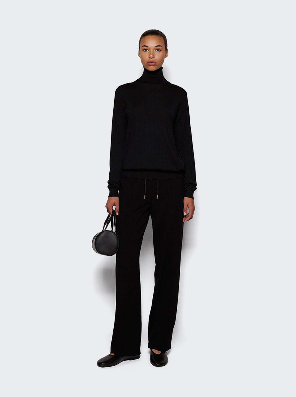 8280 Y590_Black_02.jpg