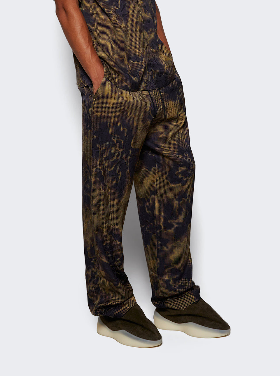 FG24FW80-8017SUE_Black_02.jpg