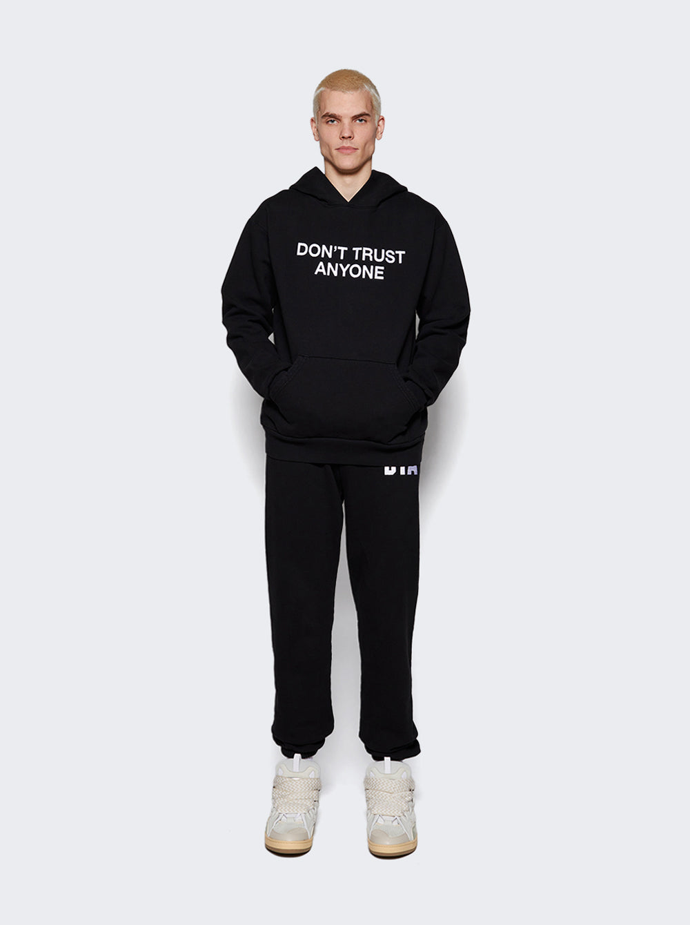N23LLP00DTA_Black_02.jpg
