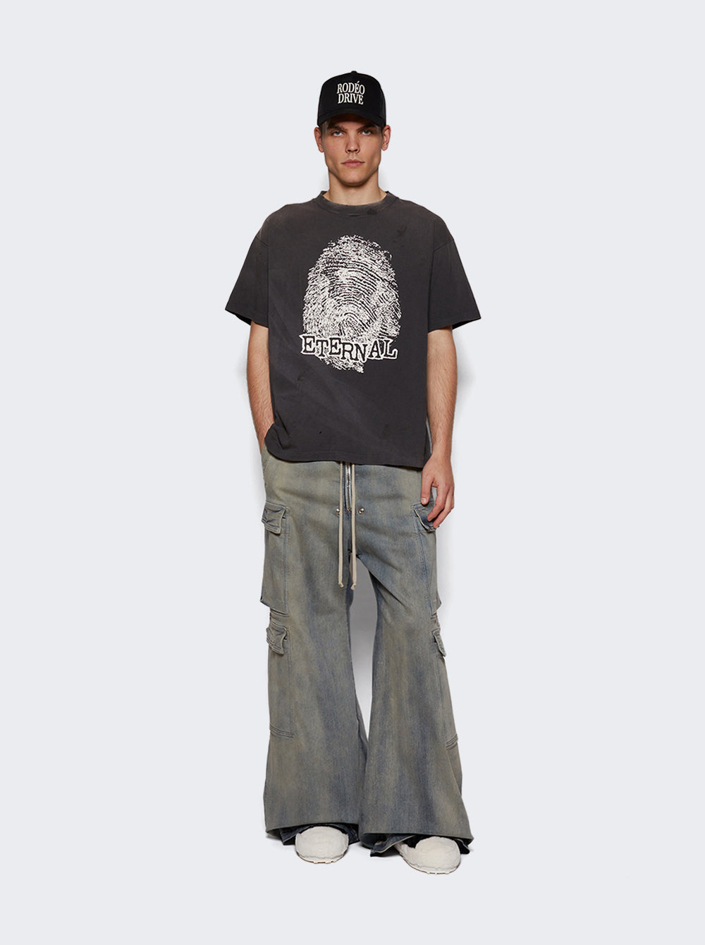 SM-YS1-0000-004_Black_02.jpg