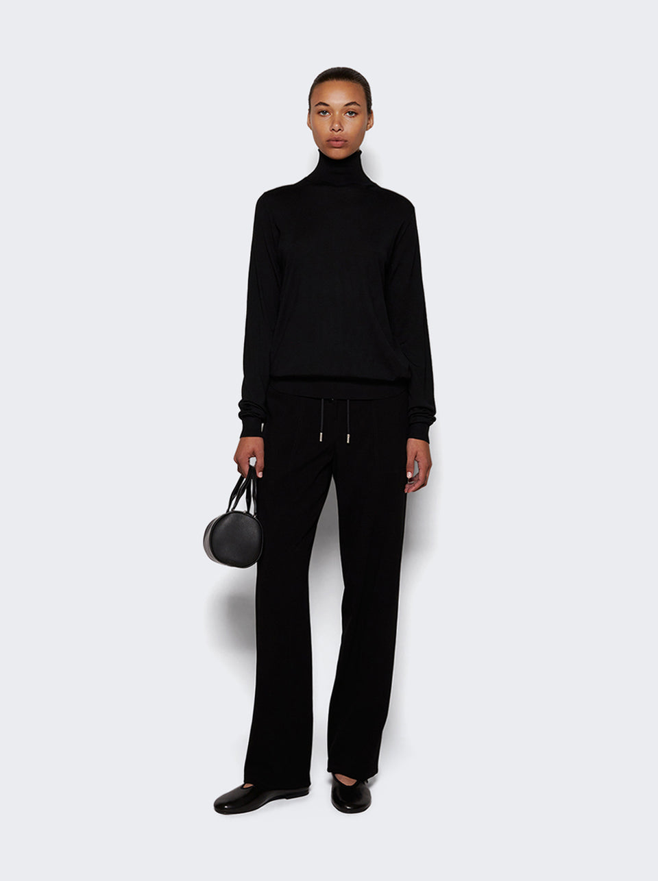 8225 W3179_Black_02.jpg