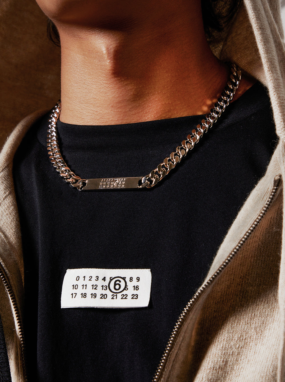 SM6UU0033 SV0235_Silver_02.jpg