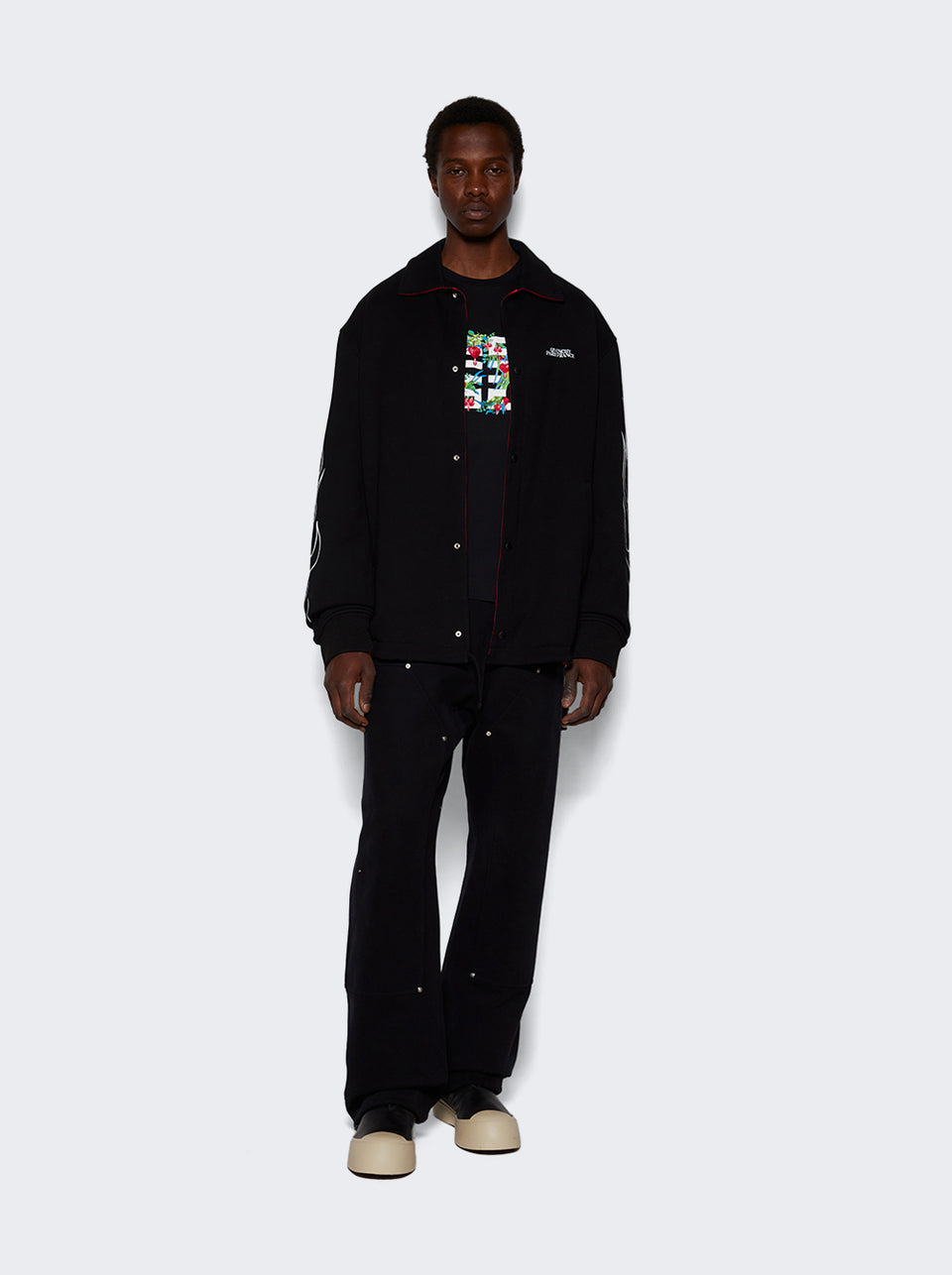 BM716G3YJX_Black_02.jpg