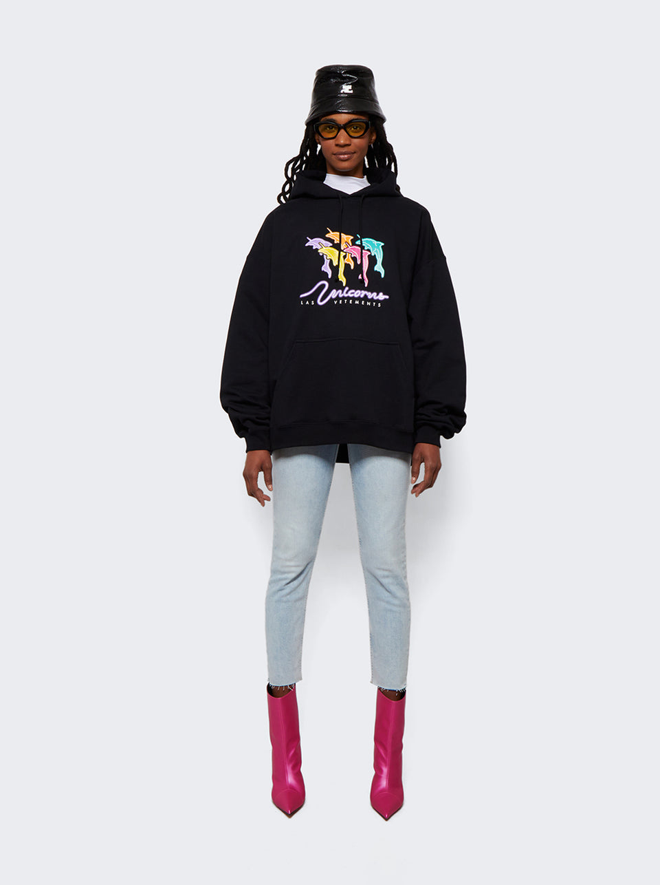 UA53HD220B_Black_02.jpg