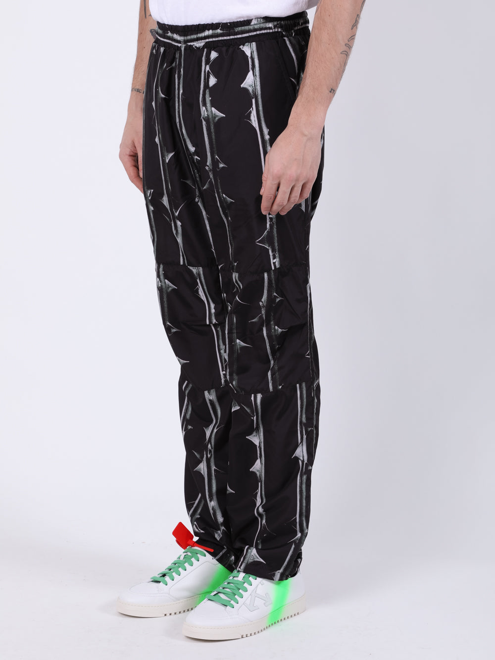 P003B_Black_03.jpg