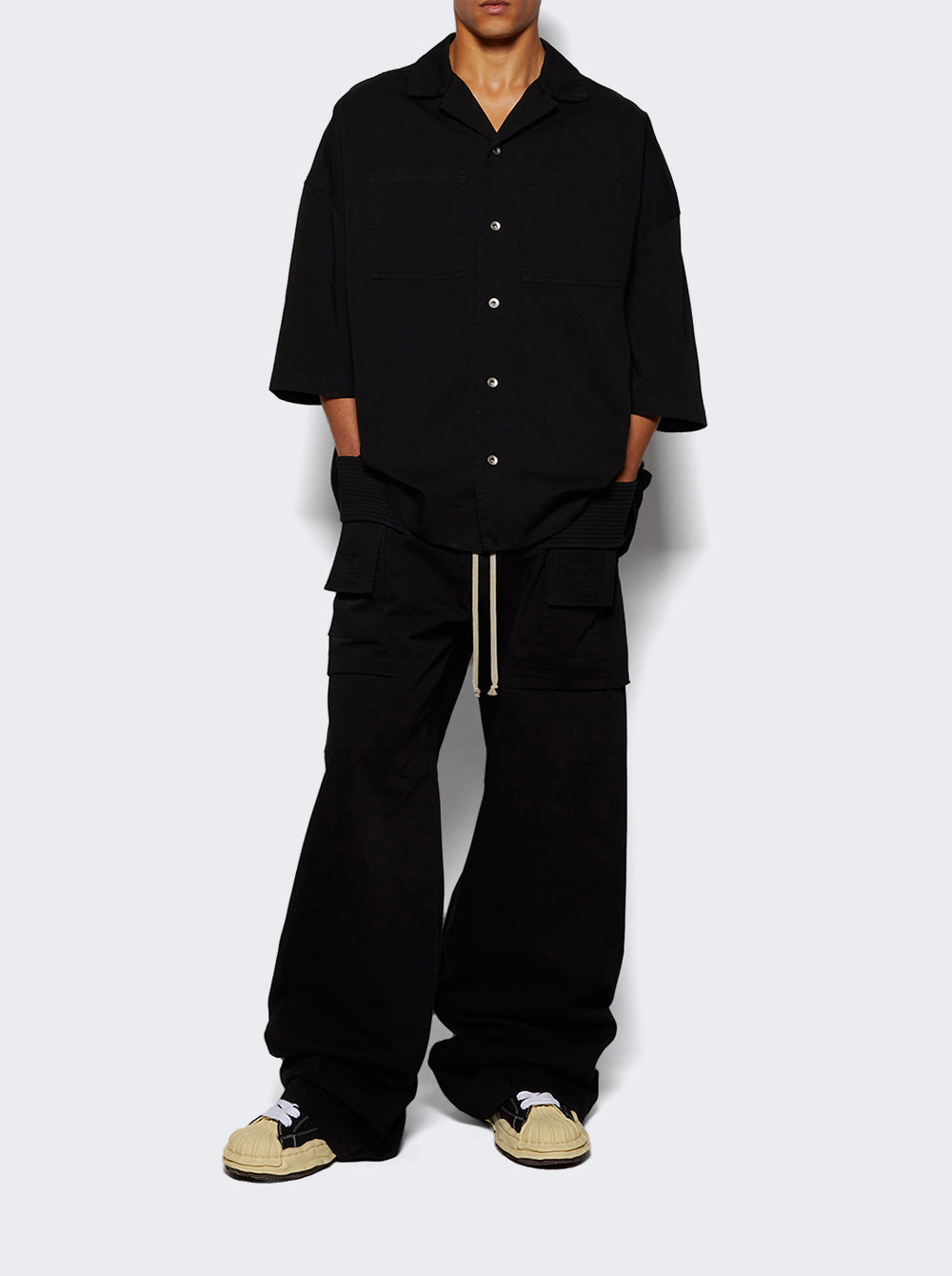 A09FW732_Black_03.jpg