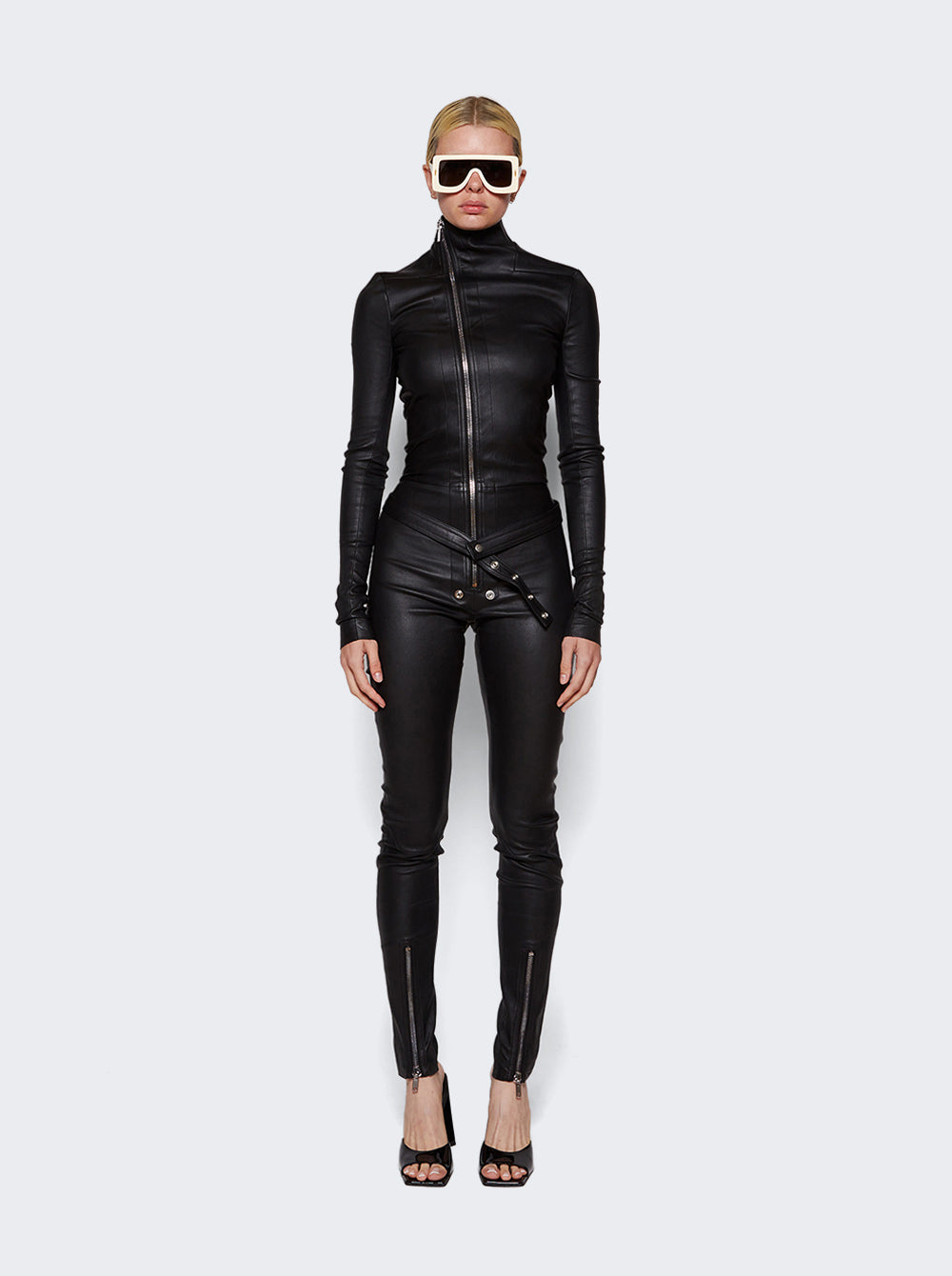 RP02C1569 LS_Black_03.jpg