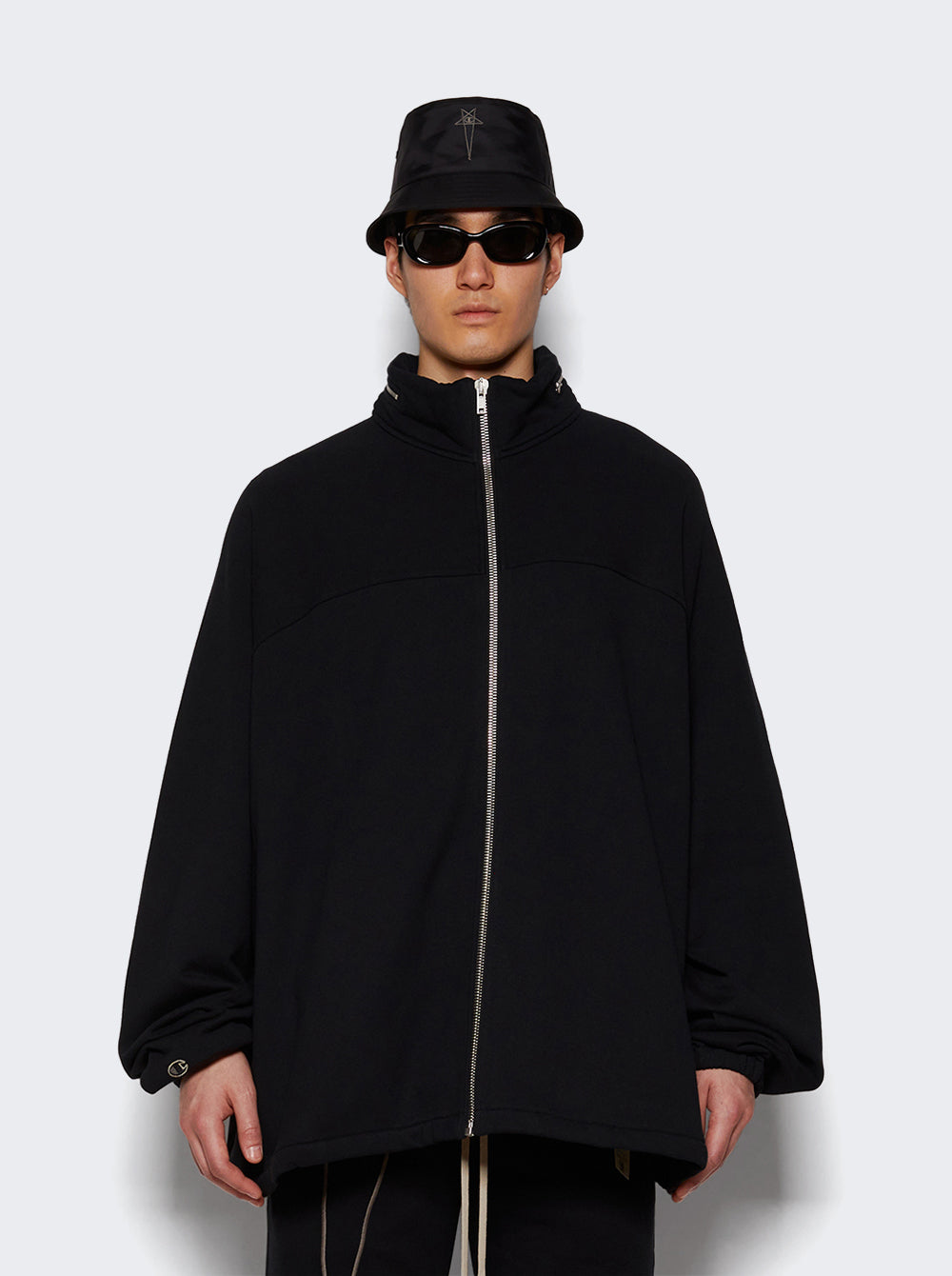 CM01D0467 CHFE_Black_03.jpg