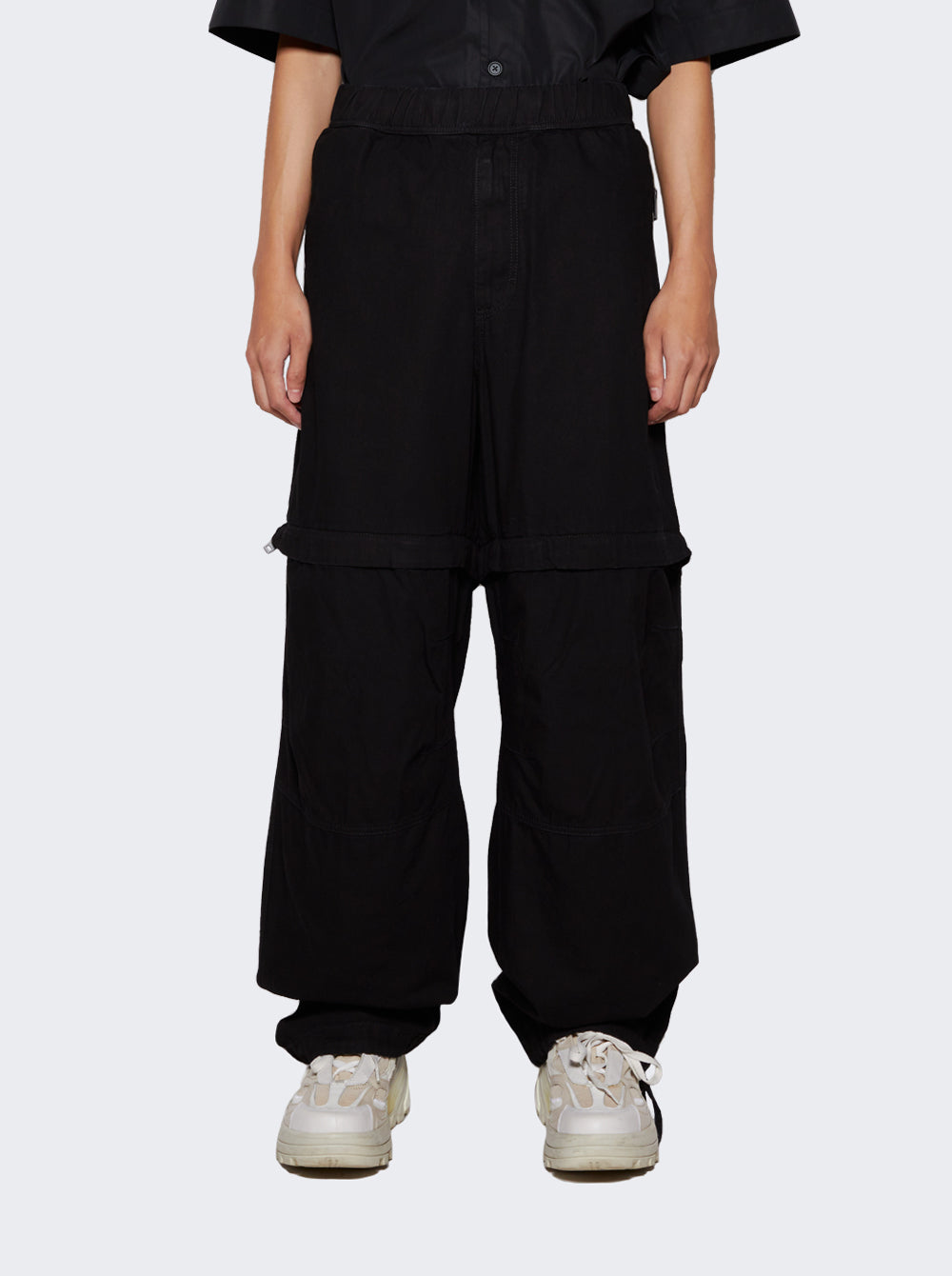 BM51A250KK001_Black_03.jpg