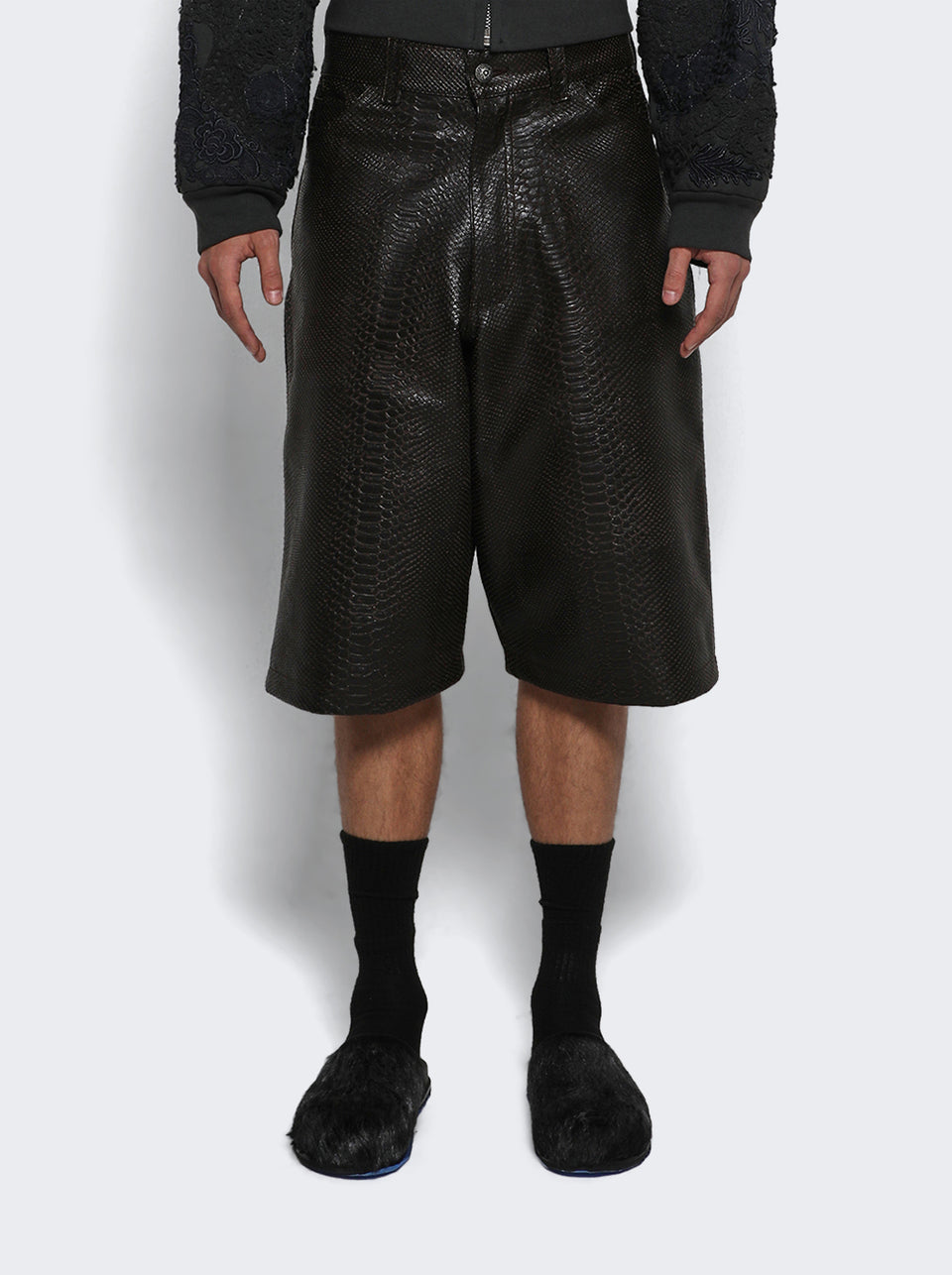 Gravel Short_Black_03.jpg
