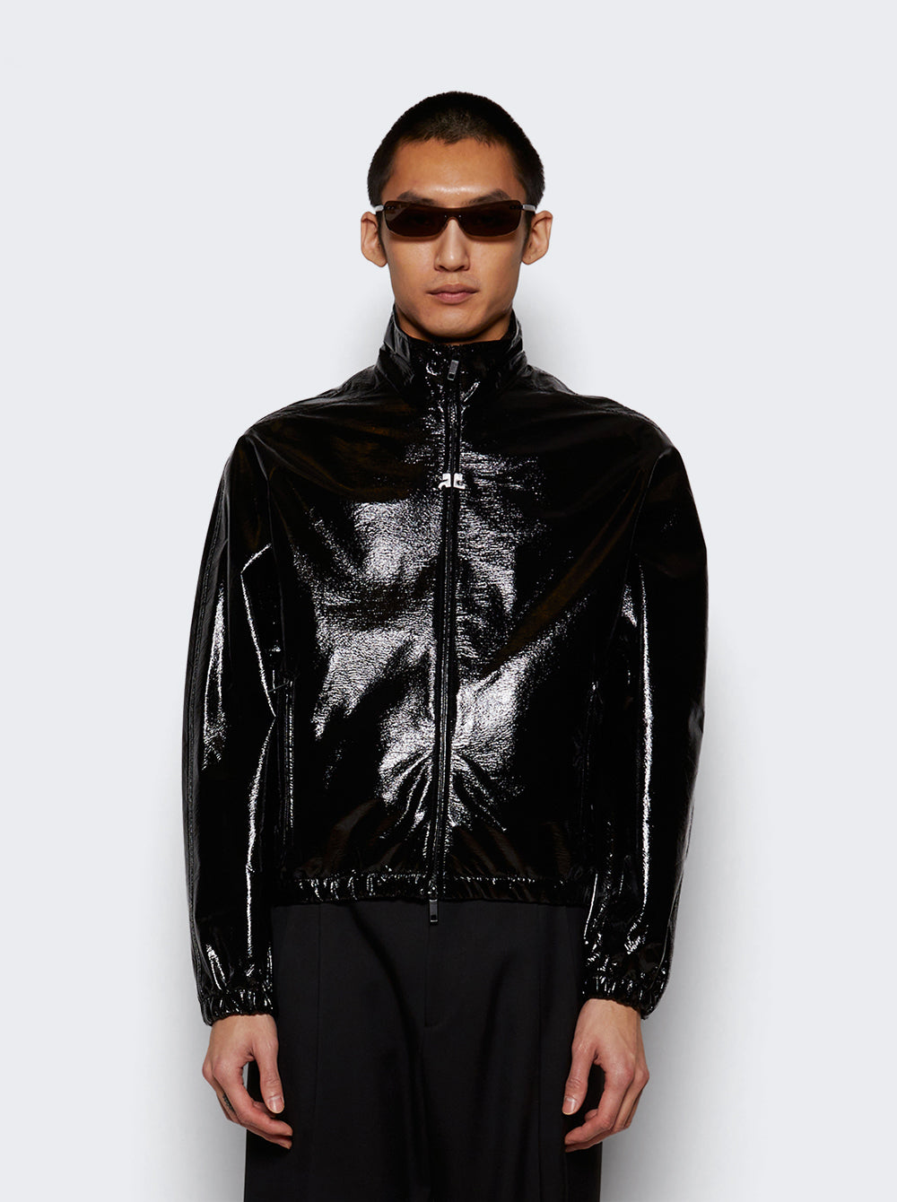 125CBL270VY0016_Black_03.jpg