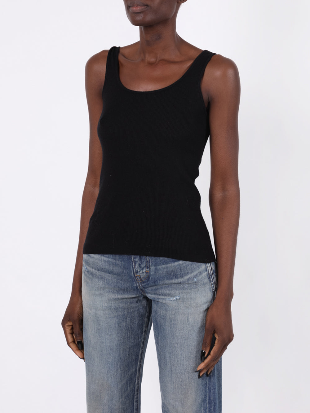 8202BCM-ESSN FINE_Black_03.jpg